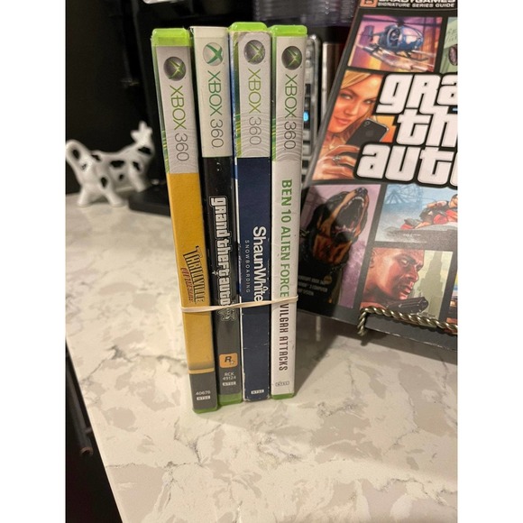 Xbox 360 S BUNDLE + 24 games & accessories - Picture 10 of 12